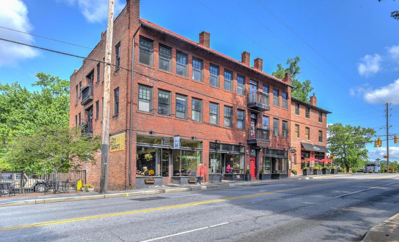 Historic King James Unit 1 Holiday home Asheville
